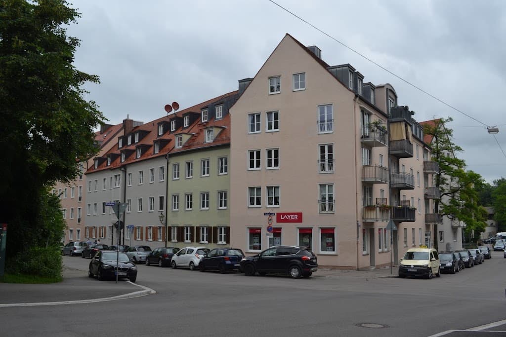 Layer Immobilien und Bau