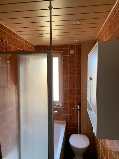 AK-Bau Berlin - Komplettsanierung, Badumbau und Badmodernisierung | Generalunternehmer für Wohnungssanierung — Kundenfoto